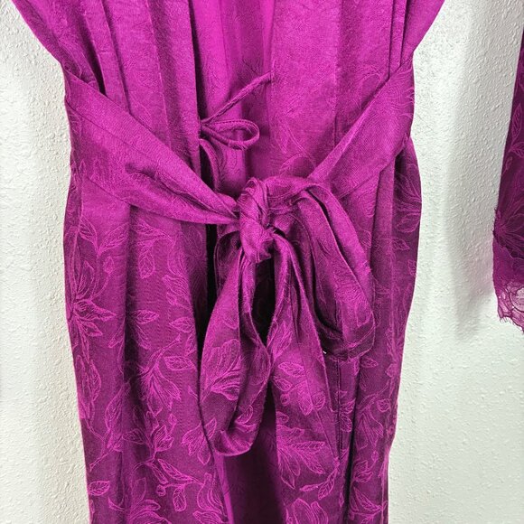 Victoria’s Secret Magenta Satin Floral Lace Trim Robe Size XS Romantic - Picture 3 of 8